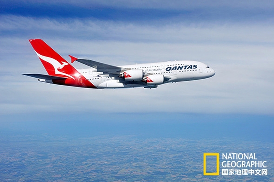 長(zhǎng)途航班，漫漫長(zhǎng)途?！抖际羞_(dá)人》的Annie Fitzsimmons向我們介紹了幾條小貼士，幫助大家度過(guò)這段煎熬。攝影：Gilles ROLLE，Redux