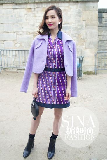 劉詩詩紫色造型亮相巴黎時裝周