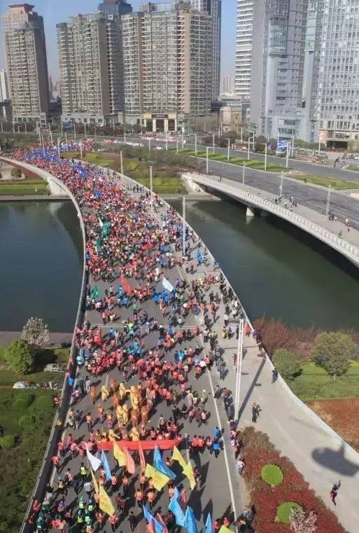 鳴槍開炮，奔跑吧，寶貝！