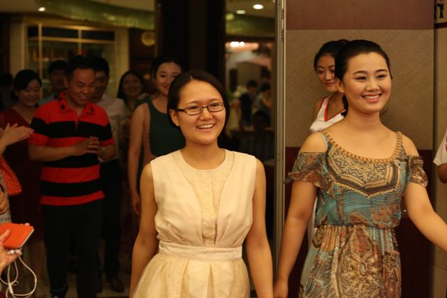 教育廣播主持人登臺：子楊、悠揚(yáng)