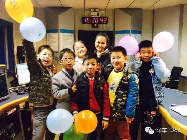 我們不光要成為銀行家，還要當(dāng)主持人！跟著子楊姐姐參觀河南電臺直播間！