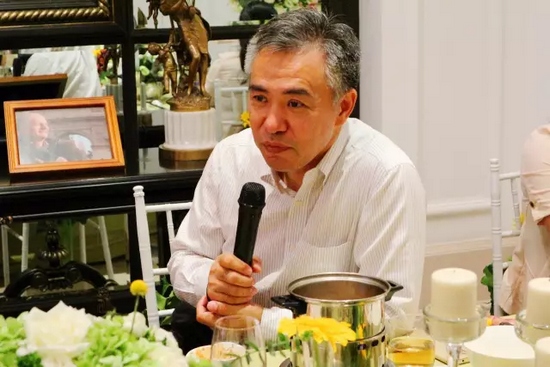 就藝術(shù)品投資收藏、人工智能、基因檢測等話題，劉東曉博士一一做了分析講解。