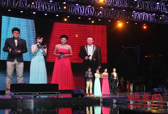 現(xiàn)場(chǎng)主持人帥天、小糖、李江、凱文