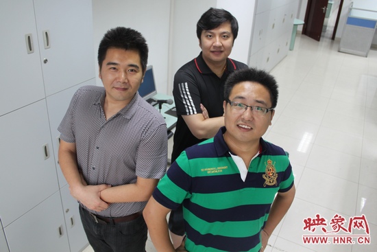 《網(wǎng)絡(luò)全搜索》主持人康巖、陳弓、趙凱