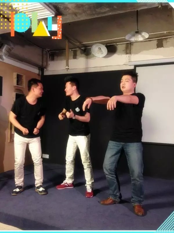 能看出這個場景主題是衛(wèi)生紙嗎？我讀書少，你別騙我……