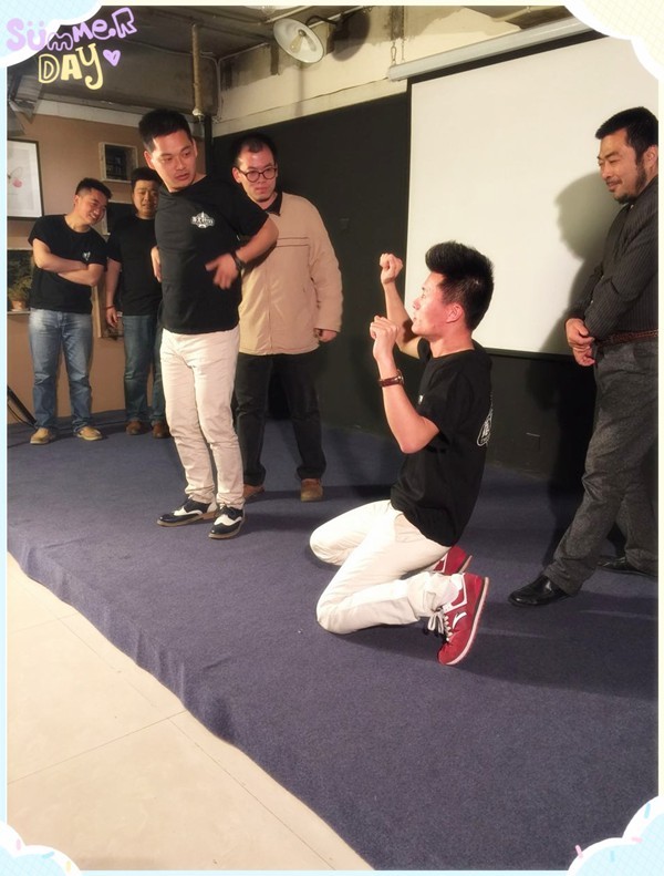 難度增加，連動作都由觀眾設(shè)定~行軍打仗中，路飛是有多怕死？