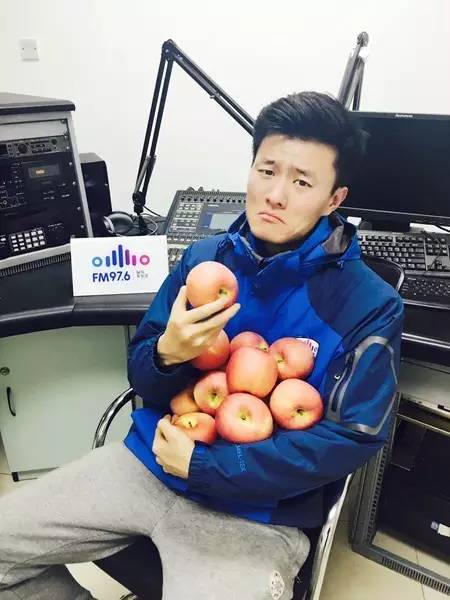 看來，我真的要裸了……