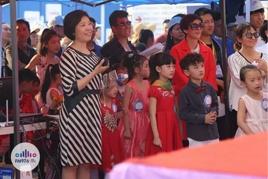 等等，這畫(huà)風(fēng)轉(zhuǎn)變太快我不明白了，看見(jiàn)啥了突然這么高興？