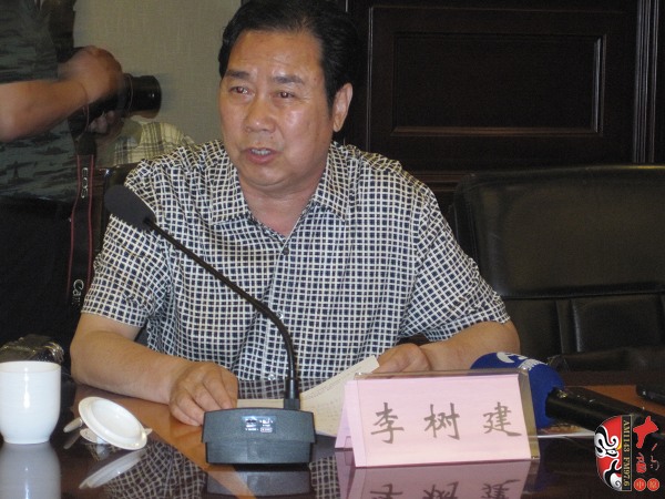 中國(guó)劇協(xié)副主席、河南省劇協(xié)主席、河南豫劇院院長(zhǎng)李樹建