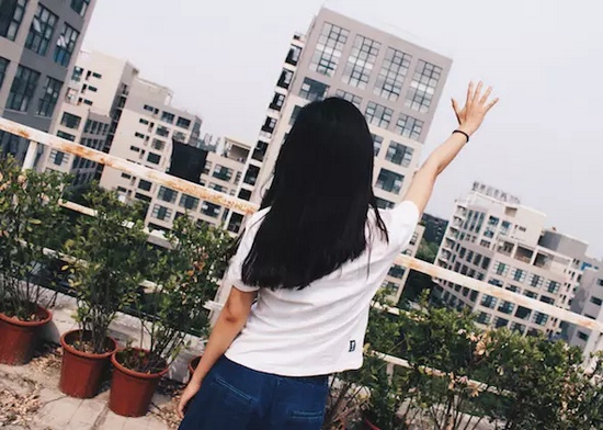 你問我要去向何方，我指向天空的方向。