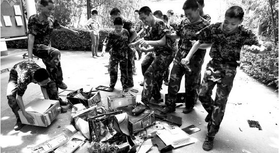 破壞給孩子們帶來(lái)的是興奮