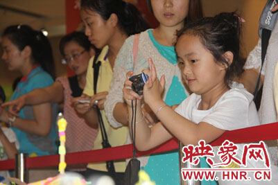 來(lái)一個(gè)近景吧，我的攝影可不是白學(xué)的