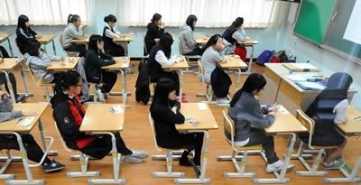 　藝術(shù)生不僅需要專業(yè)課優(yōu)秀，文化課成績也必須達標