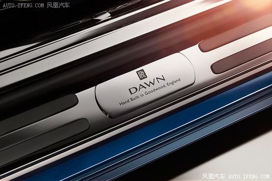 四座敞篷勞斯萊斯曜影將在廣州車展發(fā)布 四座敞篷勞斯萊斯曜影將在廣州車展發(fā)布