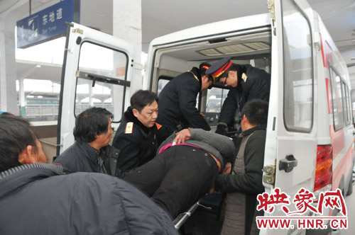 列車(chē)運(yùn)行間旅客突發(fā)疾病 商丘火車(chē)站10分鐘急救