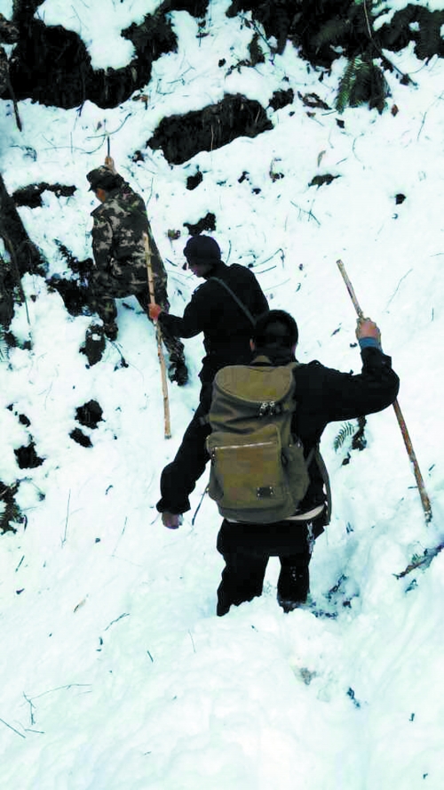 大雪封路，搜尋變得艱難　家屬/供圖