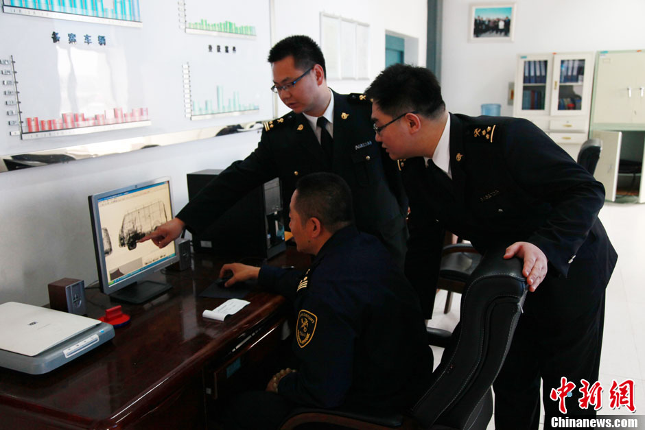 滿洲里海關破獲全國最大熊掌走私案 滿洲里海關破獲全國最大熊掌走私案