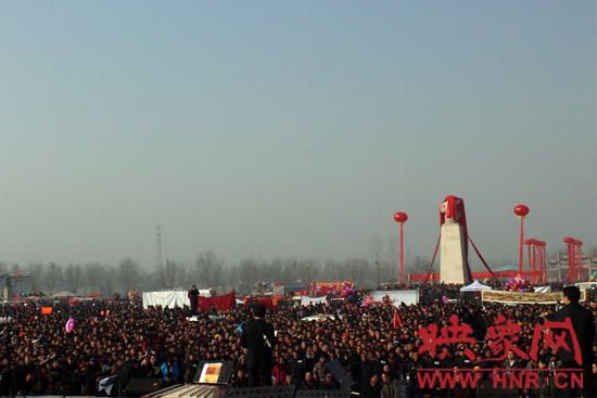 寶豐馬街書(shū)會(huì)獲世界紀(jì)錄認(rèn)證 民間藝人相聚“斗藝” 寶豐馬街書(shū)會(huì)獲世界紀(jì)錄認(rèn)證 民間藝人相聚“斗藝”