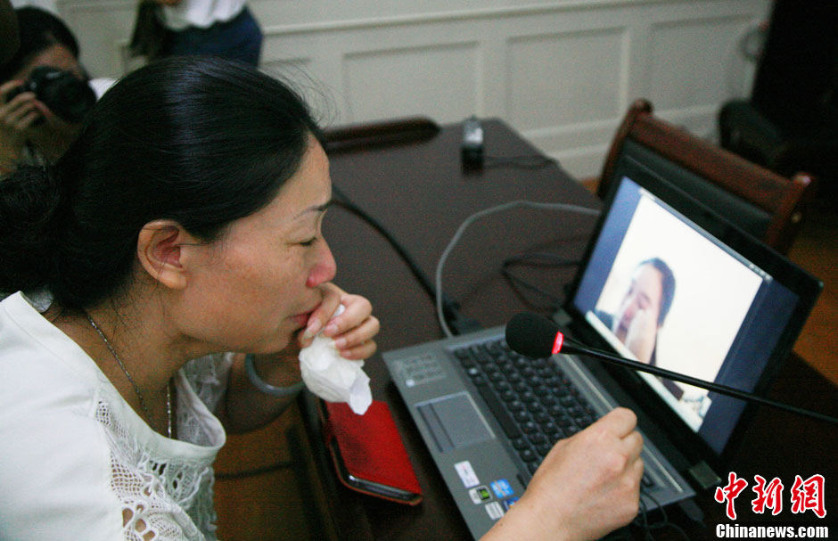 浙江江山韓亞空難親歷學(xué)生與國內(nèi)家長進行視頻對話 中新社發(fā) 李晨韻/攝