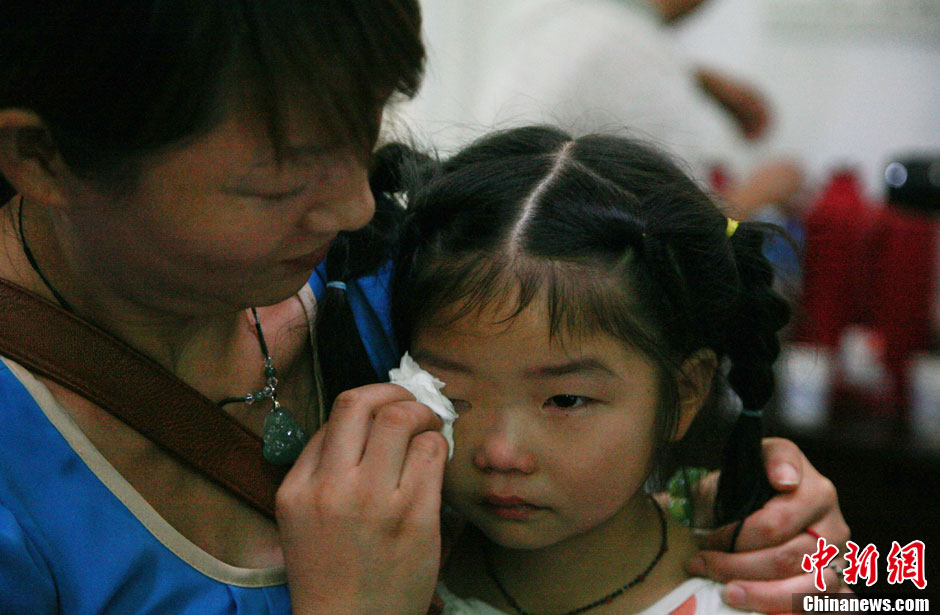 浙江江山韓亞空難親歷學(xué)生與國內(nèi)家長進行視頻對話 中新社發(fā) 李晨韻/攝