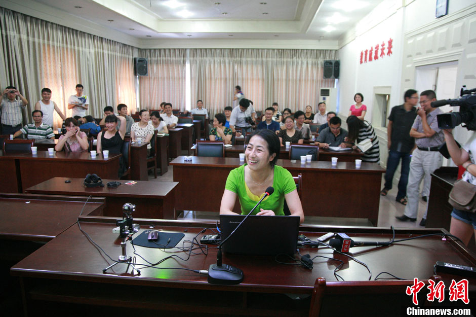 浙江江山韓亞空難親歷學(xué)生與國內(nèi)家長進行視頻對話 中新社發(fā) 李晨韻/攝