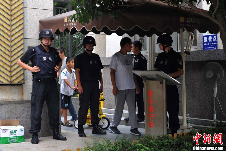 7月31日，成都成華區(qū)二十四城小區(qū)發(fā)生警匪槍戰(zhàn)。