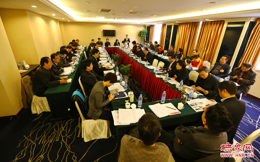 1月15日上午，政協(xié)委員小組會(huì)議，社科、體育、新聞出版組討論現(xiàn)場(chǎng)