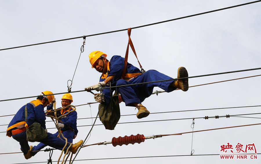 工人師傅的高空造型