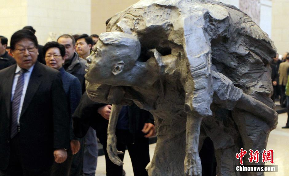 紀念南京大屠殺遇難同胞雕塑展亮相國家博物館
