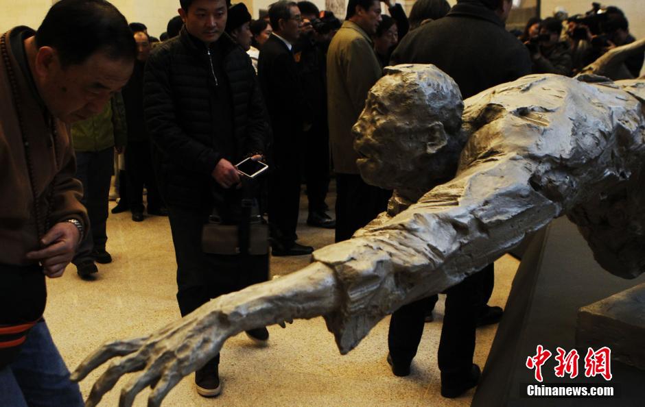 紀念南京大屠殺遇難同胞雕塑展亮相國家博物館