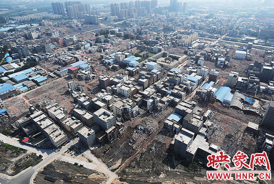 震驚！航拍鄭州城中村拆遷 宛如“地震災區(qū)”