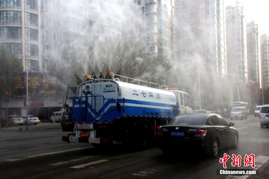 鄭州治霾上演“十八般武藝” 鄭州治霾上演“十八般武藝”