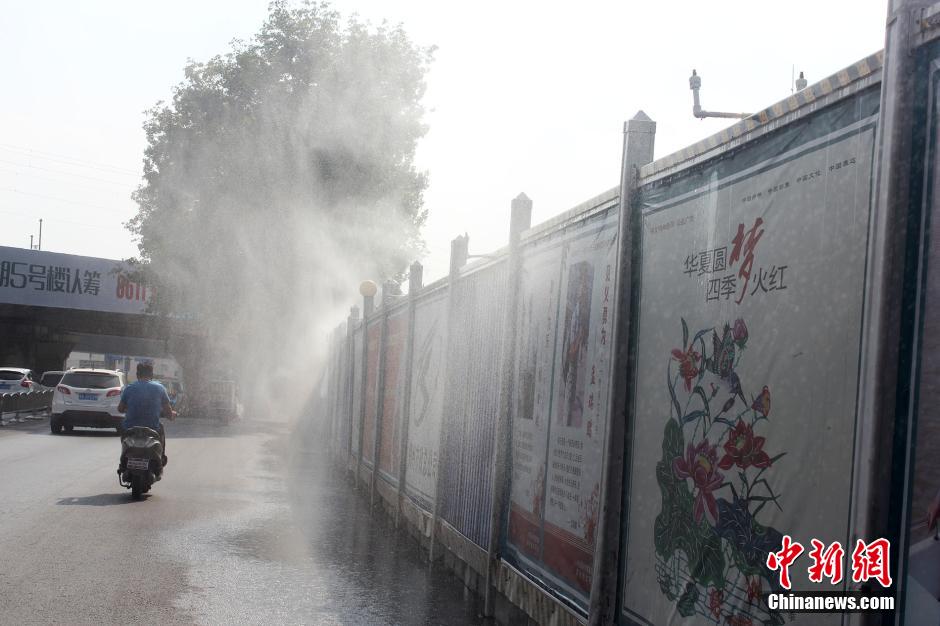 鄭州治霾上演“十八般武藝” 鄭州治霾上演“十八般武藝”