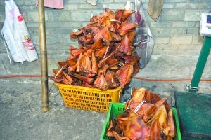 警方現(xiàn)場查獲的Y臘肉。