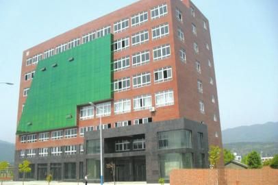 主體已完工的社區(qū)服務中心。