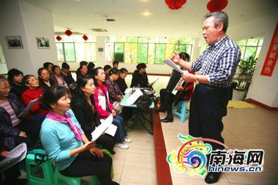 李澤族生前在免費教歌 李澤族生前在免費教歌