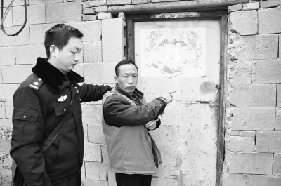 　嫌犯指認(rèn)藏匿兒童的地點(diǎn)。