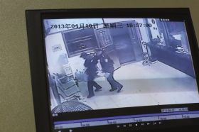 長沙市救助站提供的監(jiān)控視頻。組圖/記者華劍