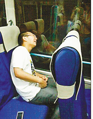 朱江突然發(fā)?。ㄊ忻窆﹫D）