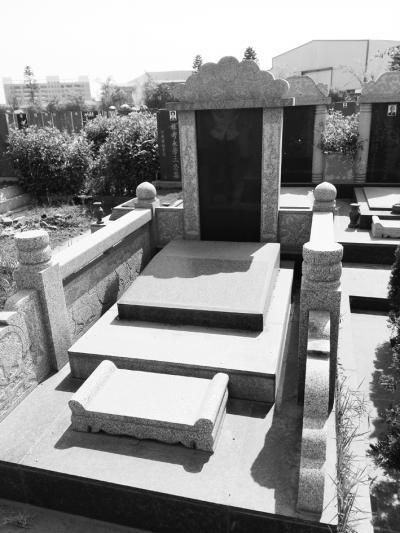 ?？诓糠帜箞@賣活人墓 價(jià)格數(shù)千至十幾萬(wàn)元不等