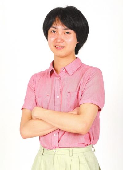 浙江“背母親上大學”男子手術變性變?yōu)榕畠荷? complete=