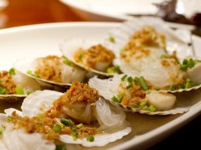 三亞再現(xiàn)“青島大蝦”事件:扇貝15元 1份變1個(gè) 三亞再現(xiàn)“青島大蝦”事件:扇貝15元 1份變1個(gè)