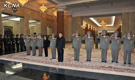 金正恩來到錦繡山太陽宮。圖片來源：朝中社