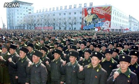 朝鮮黃海北道、咸鏡南道和南浦市11日舉行軍民大會，支持朝鮮人民軍最高司令部發(fā)言人聲明。