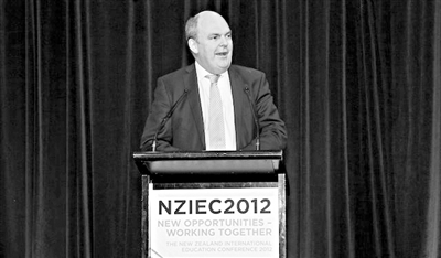 我非常重視新西蘭作為國(guó)際留學(xué)大國(guó)的聲譽(yù)，新西蘭教育在英語(yǔ)國(guó)家內(nèi)是排得上前五名的。新西蘭的大學(xué)會(huì)重視自己的聲譽(yù)，不會(huì)輕易縱容自己的學(xué)生。