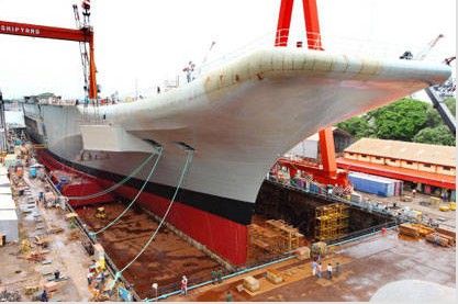 資料圖：印度首艘國產(chǎn)航母“維克蘭特”號。