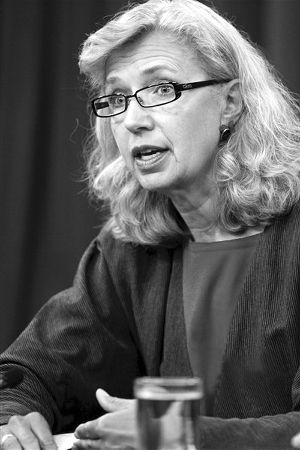 美國國防部代理常務(wù)副部長?？怂? width=