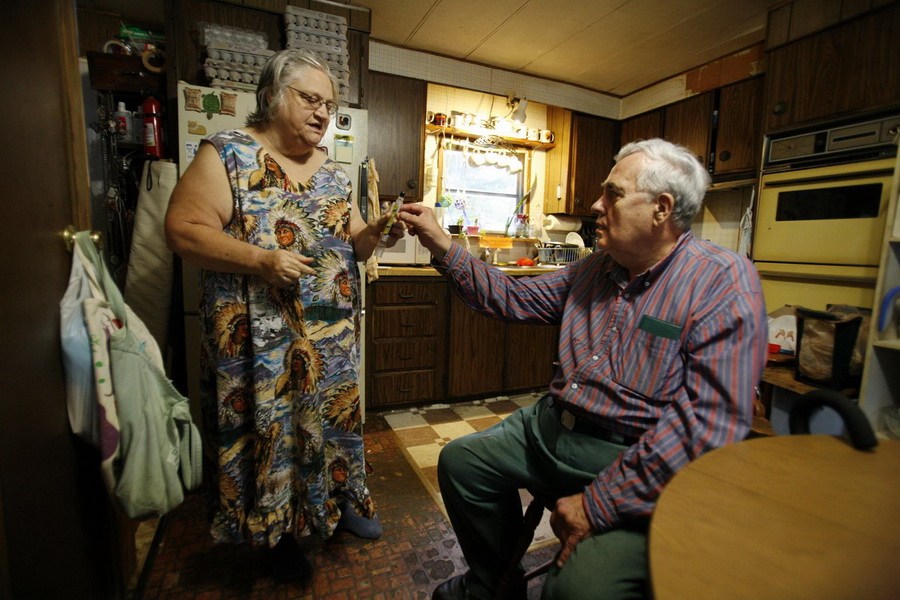 9年前，里克在聽說奧德塞的生活陷入困境后又讓她回來和自己一起住。