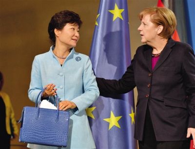 26日，默克爾與來訪的樸槿惠會晤。