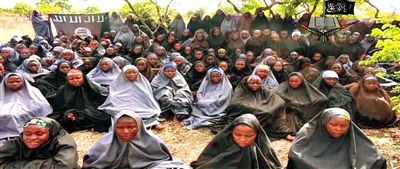 視頻中公布的被綁架女孩。